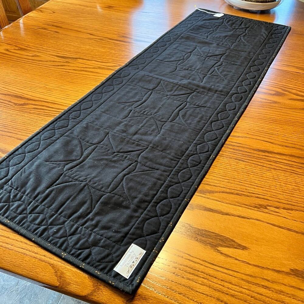 FARMHOUSE TABLE RUNNER - Picture 6 of 6
